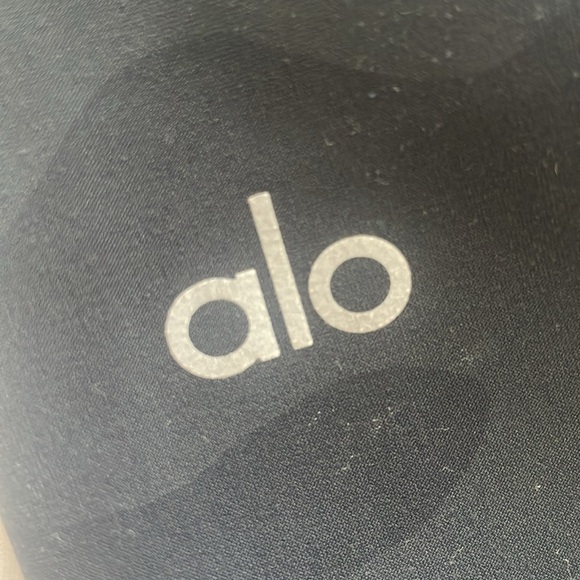 ALO Yoga Camo Vapor Leggings M 
29” inseam High waist - Picture 5 of 10